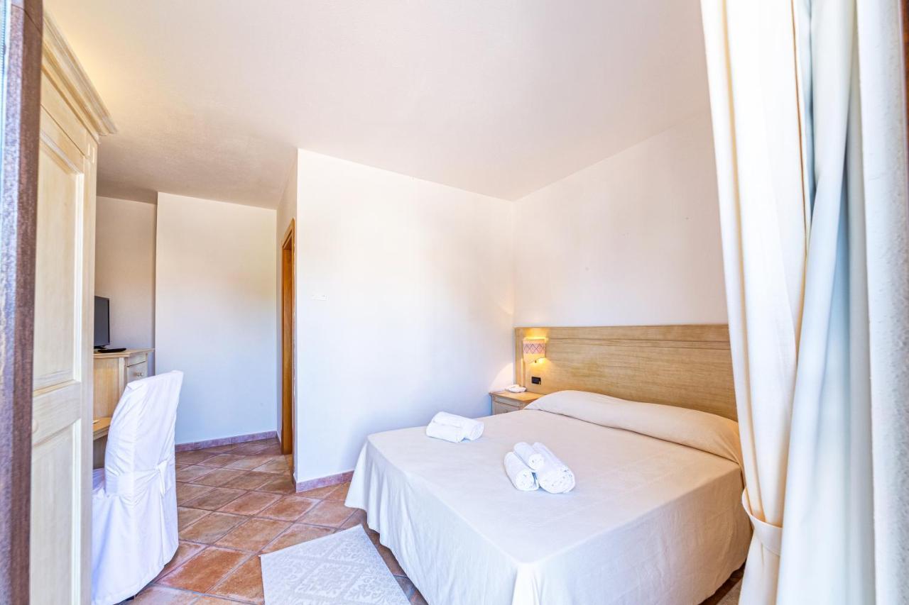 Hotel Il Faro Di Molara Porto San Paolo  Eksteriør bilde