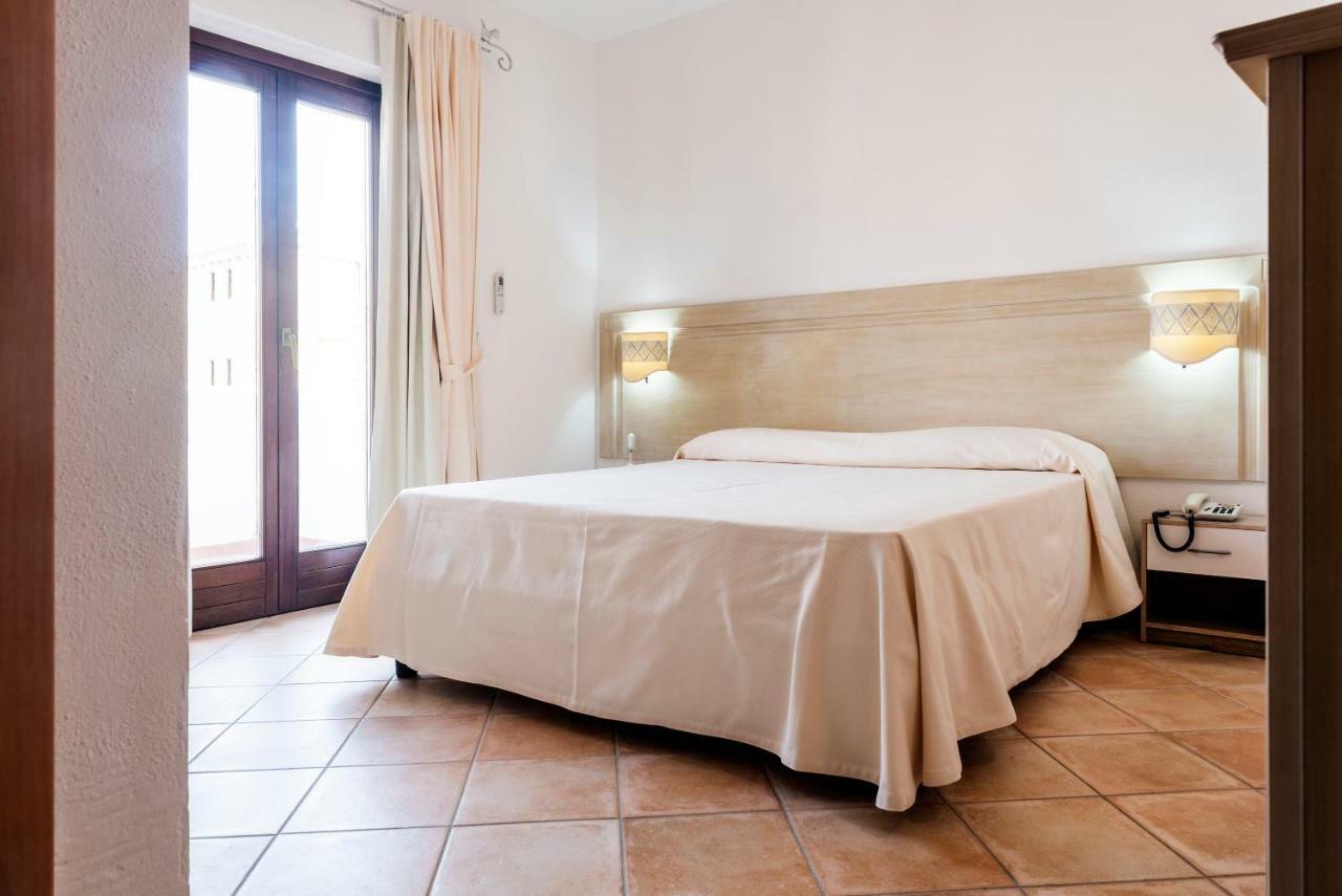Hotel Il Faro Di Molara Porto San Paolo  Eksteriør bilde